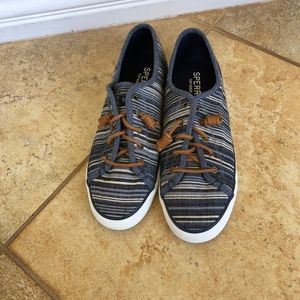 Sperry's blue striped topsider